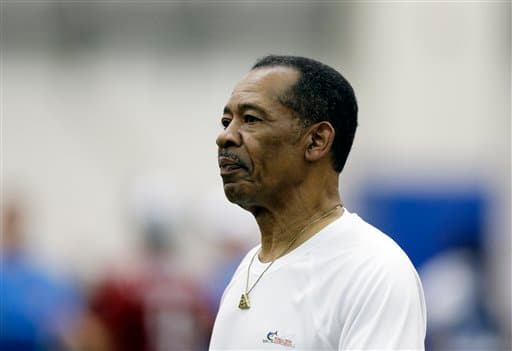 El ex TE miembro del Salón de la Fama, Charlie Sanders, murió a los 68 años de edad