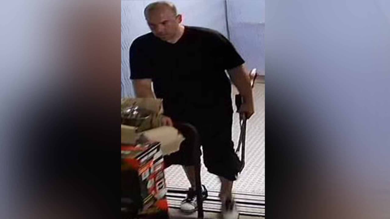 Se ofrece una recompensa de hasta 5,000 dólares que quien proporcione información que lleve a identificarlos.