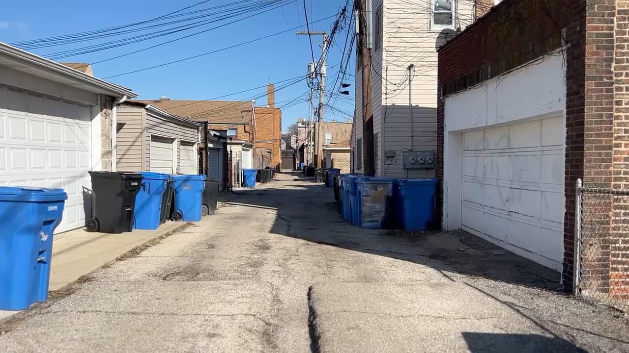 Fue el viernes 17 de marzo cuando la Oficina del Médico Forense del Condado Cook 
<a href="https://www.univision.com/local/chicago-wgbo/rosa-chacon-identidad-mujer-halada-muerta-en-callejon-sur-de-chicago" target="_blank">confirmó que el cuerpo encontrado en el callejón era el de Rosa Chacón</a>, de 21 años.