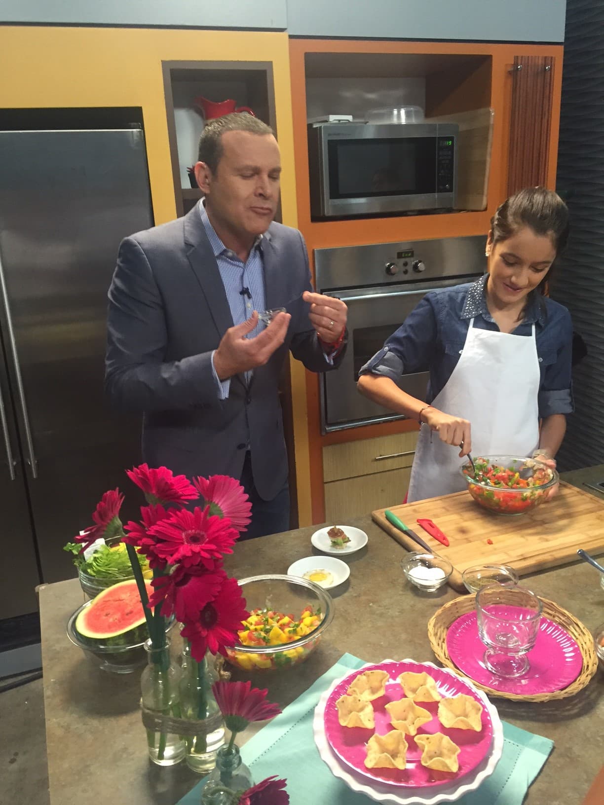 Alan amaneció muy hambriento y estuvo picando en nuestra cocina.