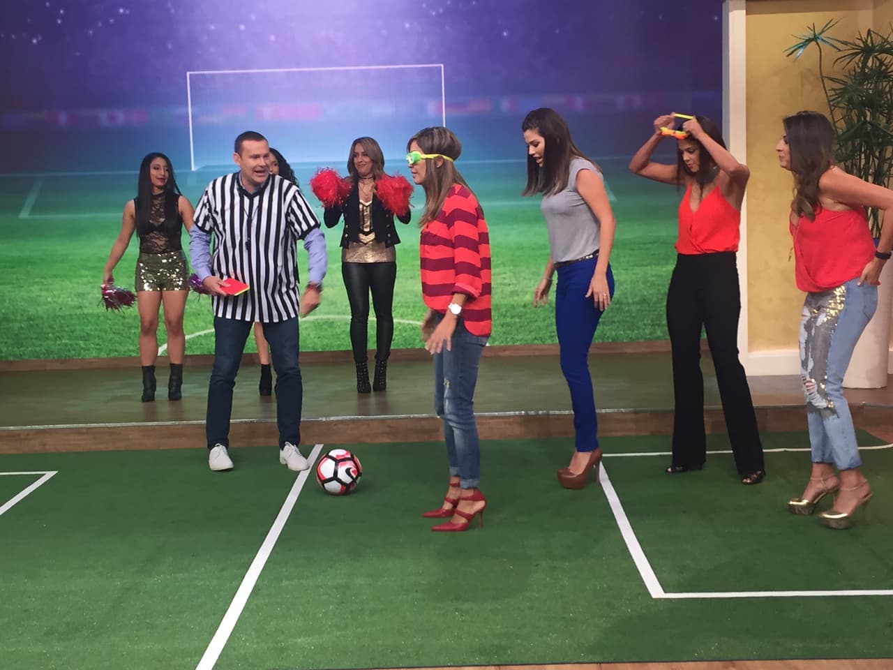 Karla también mostró que en el juego del gol a ciegas es una gran contrincante.