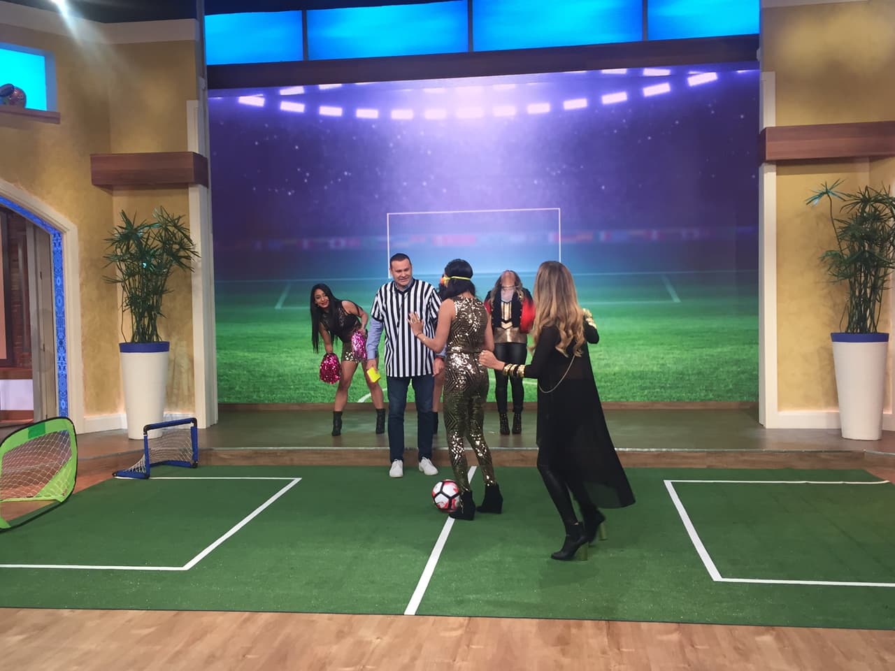 Poco a poco se iban acercando a la portería.