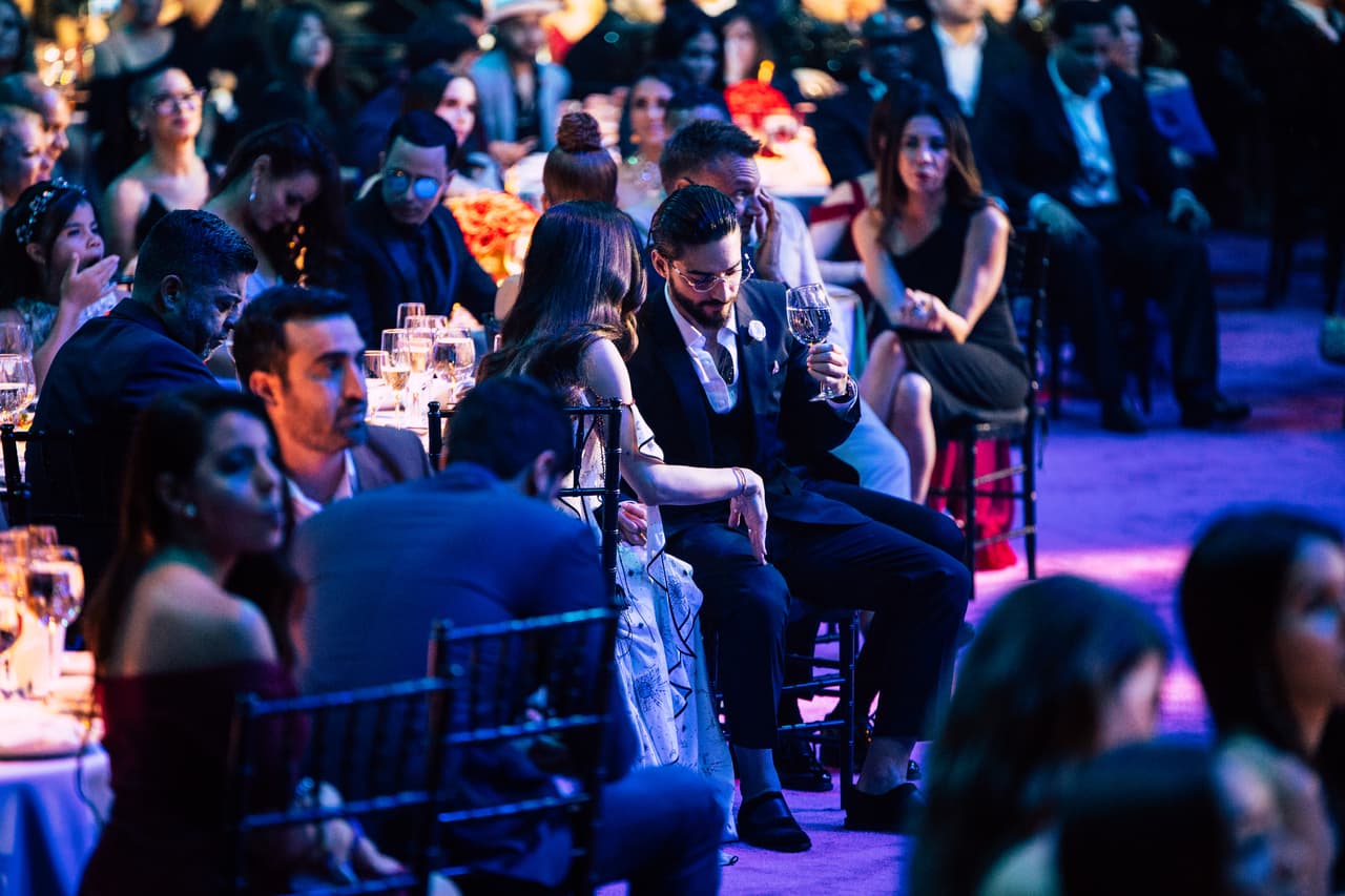 El 
<b>Pretty Boy, Dirty Boy</b> asistió a Premio Lo Nuestro y desfiló por la alfombra magenta en solitario, aunque no lejos de su novia, 
<b><a href="https://www.instagram.com/natalia/?hl=en" target="_blank">Natalia Barulích</a></b>, quien ya es habitual que lo acompañe a eventos públicos donde se les puede ver juntos y disfrutando su vida en común.