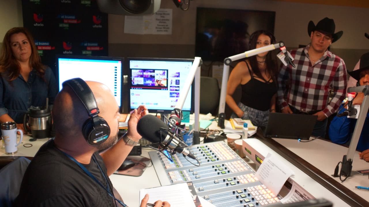 Así fue la divertida entrevistas de 'El Bueno, La Mala y El Feo' con Bronco.