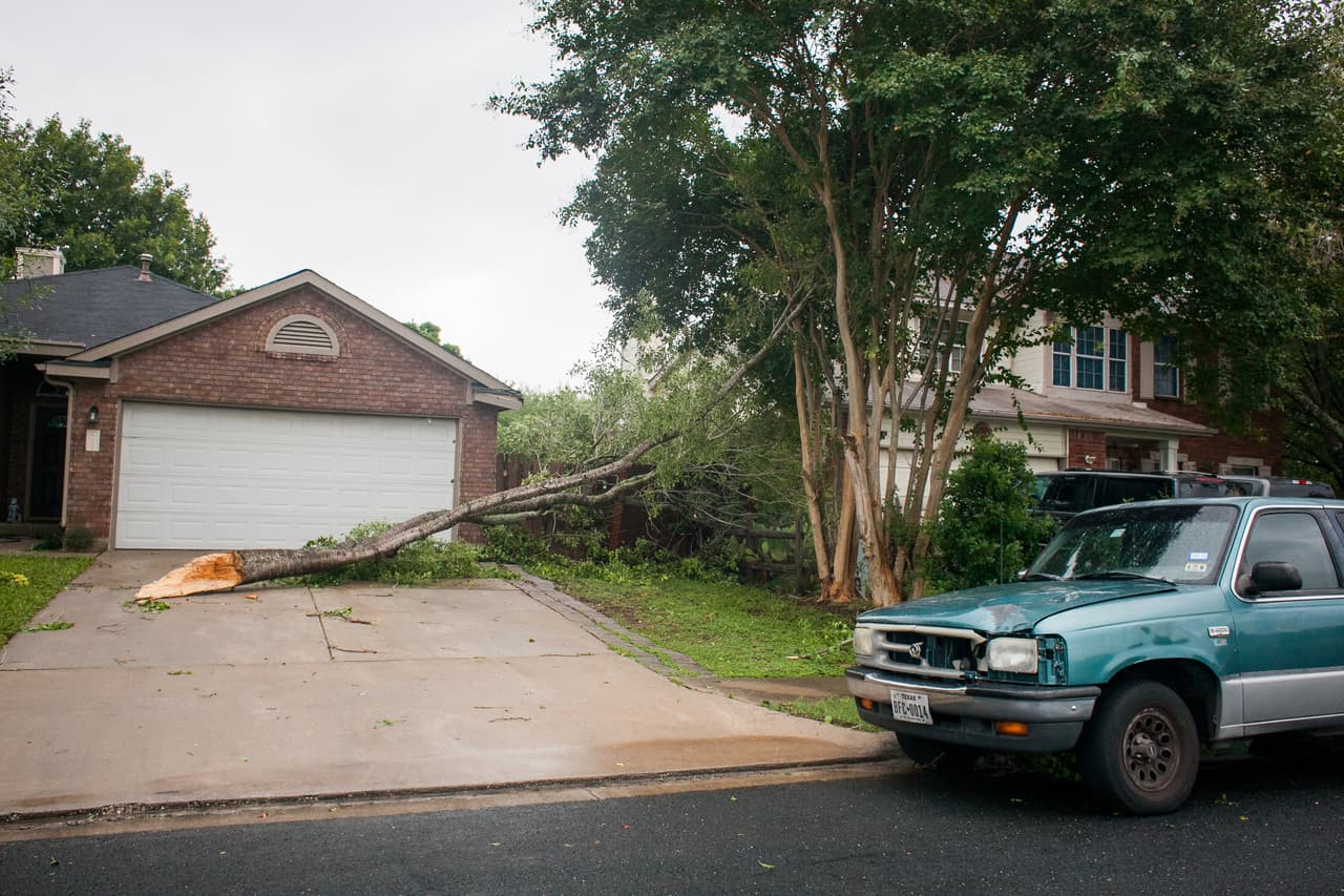 La llegada de fuertes tormentas al centro de Texas dejó cientos de calles de Austin cerradas.