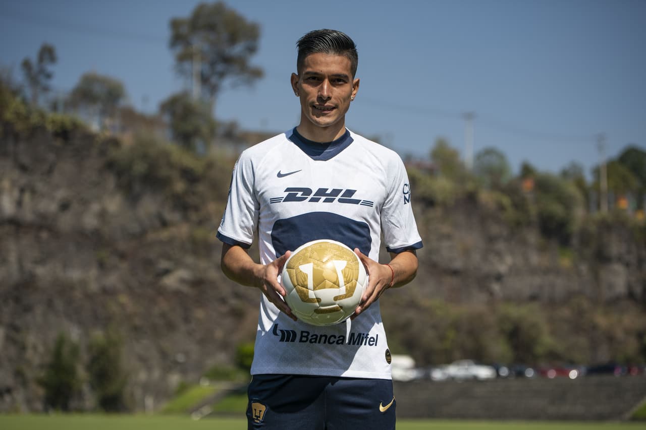 Favio Álvarez – Favio no se encontraba en un buen momento ya que tras la falta de minutos, el futbolista decidió comprar su pase al Talleres en búsqueda de más minutos.
<br>