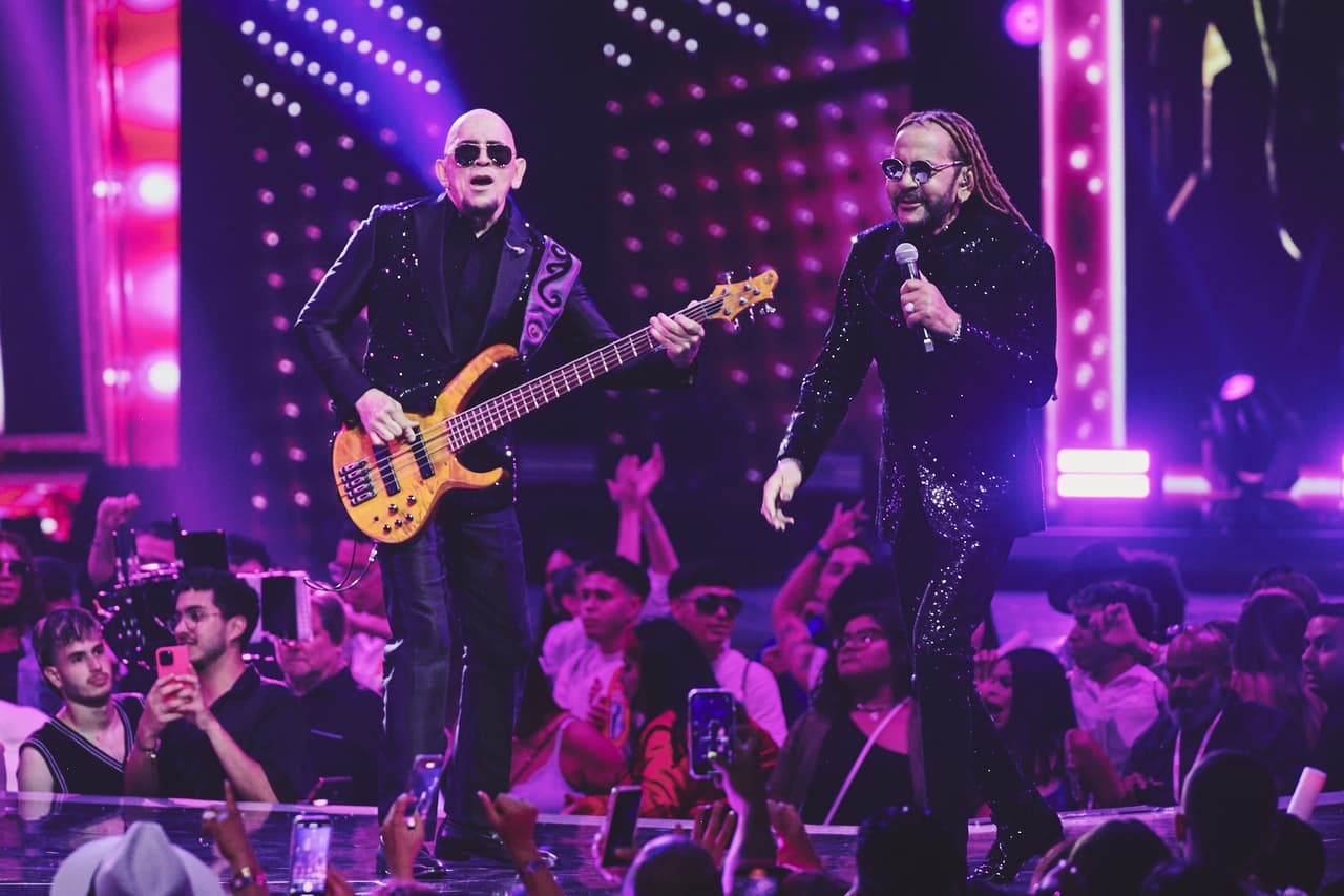 <h2 class="cms-H2-H2">Un reencuentro histórico</h2>
<br>
<br>Toño Rosario
<b> </b>y Los Hermanos Rosario
<b> </b>revivieron la magia de la Dinastía Rosario.