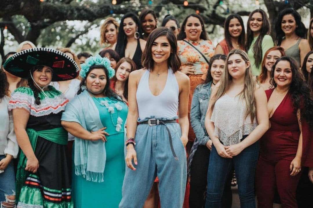 Y es que, como conductora, Ale siempre está dispuesta a ser el hombro en el que las participantes puedan apoyarse y contarle sus desdichas y satisfacciones. La presentadora aseguró que empatizar con el dolor o las alegrías de estas cantantes no es un esfuerzo: "es promover amor sin esperar nada a cambio".