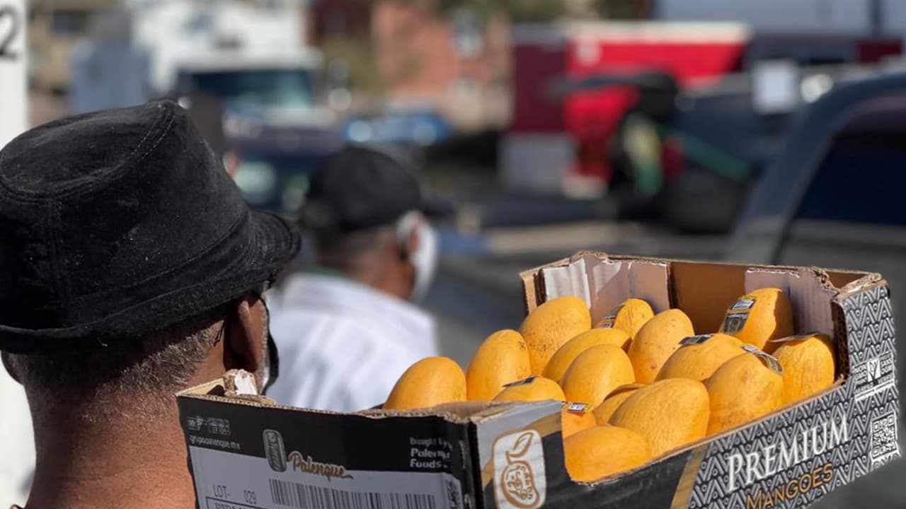En Gallery Furniture de North Freeway, ubicado en la cuadra 6000 N. Freeway, Houston.