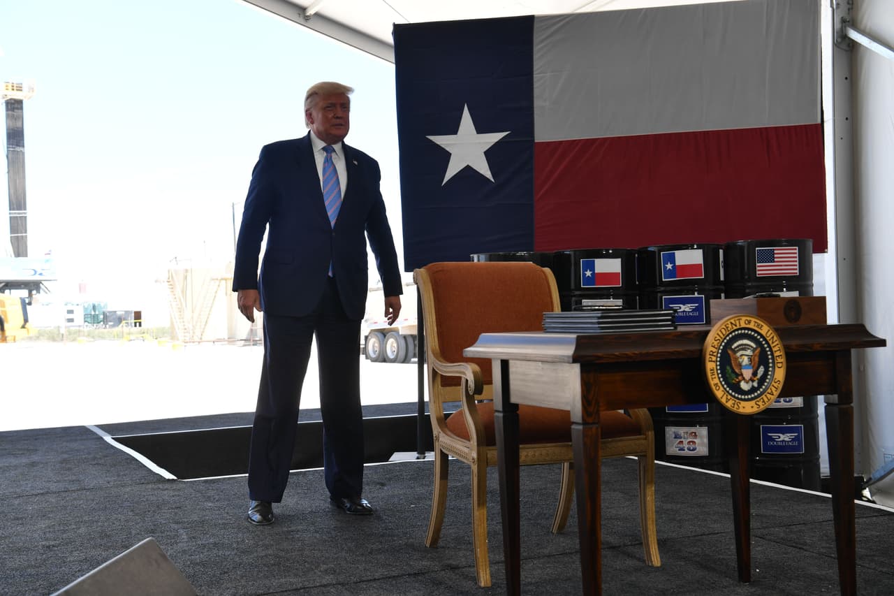 En Texas no saben de dónde sacarán dinero para pagar la extensión del bono al desempleo que ordenó Trump