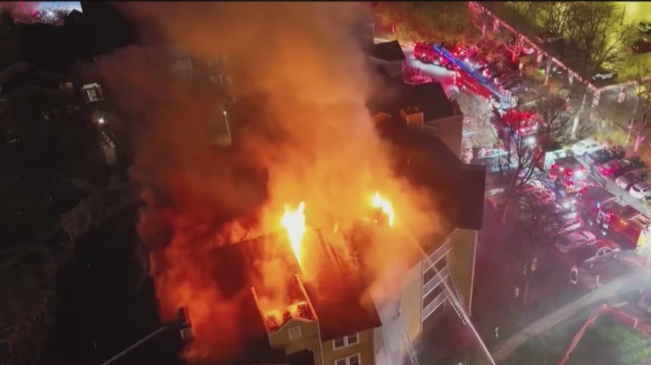 Familias lo pierden todo en un incendio que devastó sus hogares en Gaithersburg; investigan las causas del siniestro