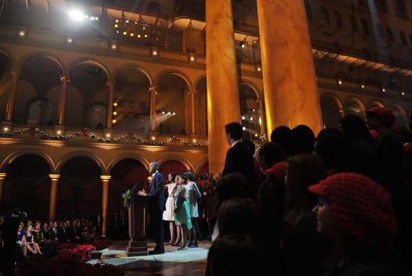 También para compartir con los menos afortunados, como aquellos que están en hospitales, albergues y campos de batalla lejos de casa.