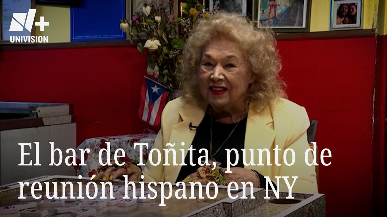 Toñita mantiene vivo el punto de reunión hispano en Brooklyn