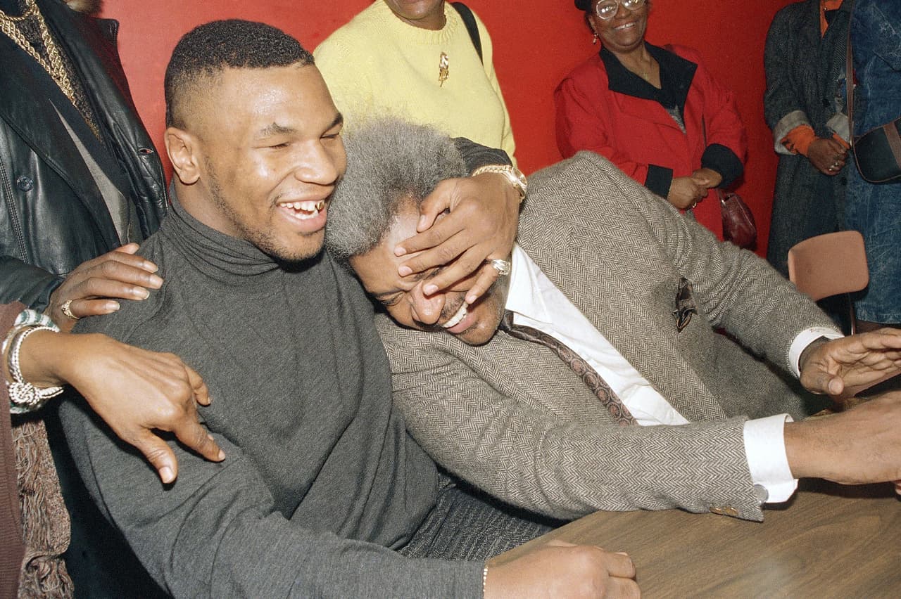 Don King fue el promotor por excelencia, la mayoría de boxeadores buenos, como Mike Tyson estaban con él. Hizo su trabajo y mucho dinero.