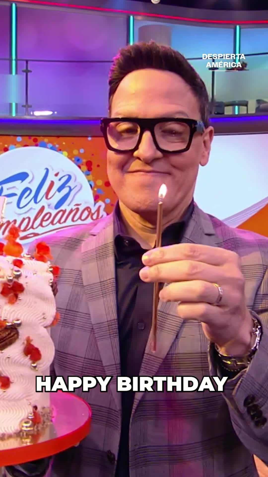 Celebramos el cumpleaños de Raúl González y todos querían que le diera mordida al pastel