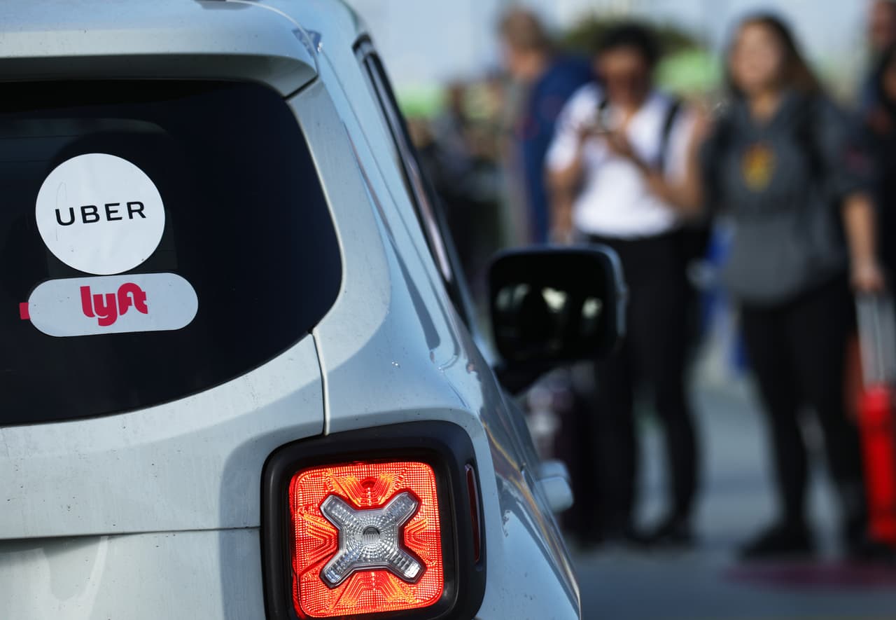 Dos legisladores de California quieren derogar la ley que obliga a Uber a proteger a empleados durante la crisis del coronavirus