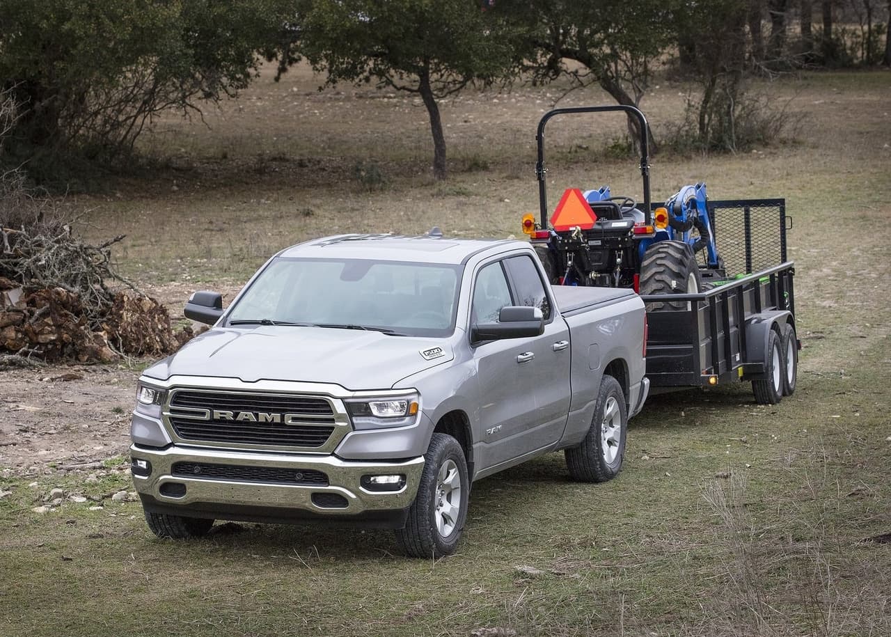 <h3 class="cms-H3-H3"><b>6. Ram 1500 2021</b></h3>
<br>
<ul>
 <li>Precio promedio: $37,980</li>
 <li>Descuento promedio en dólares: $4,605</li>
 <li>Descuento promedio en porcentaje: 12%</li>
</ul>