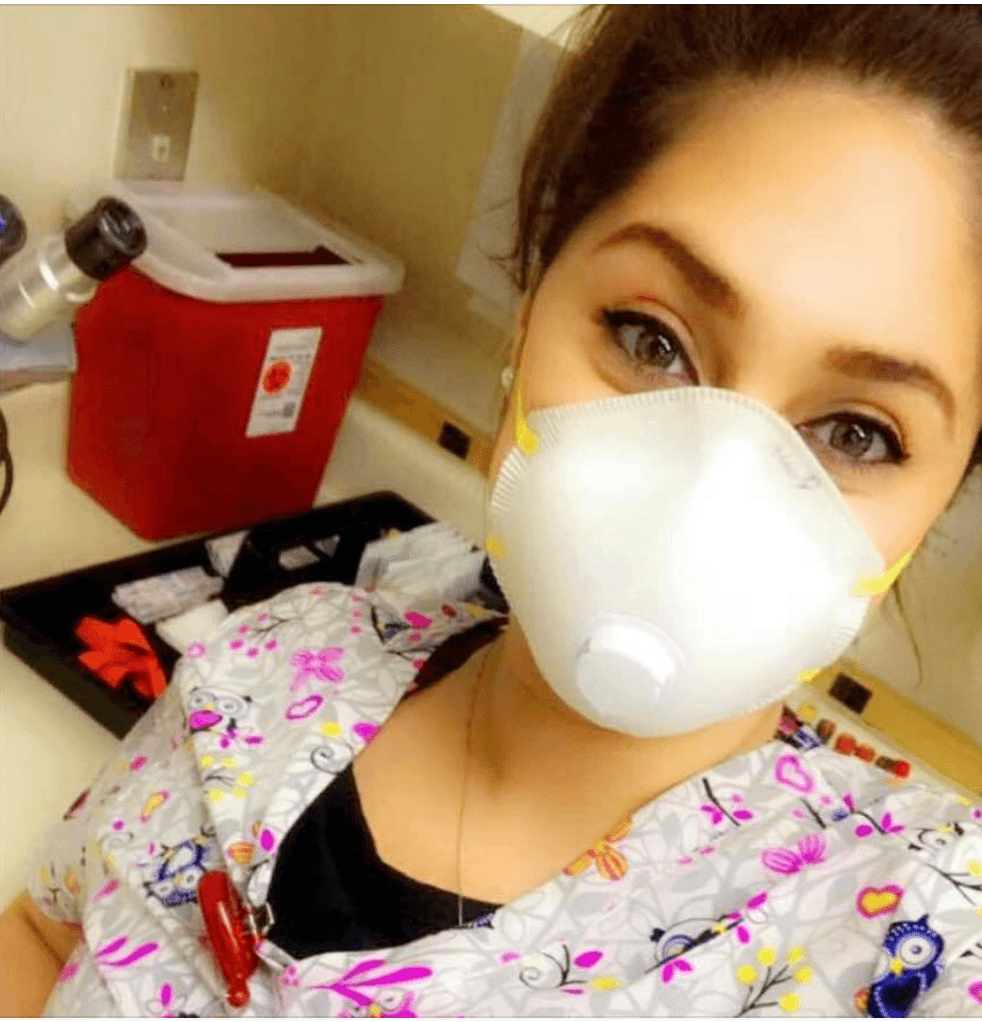 Patty Duenas es gerente de oficina en All Women Medical Center, de ginecología y maternidad, y continúa brindando importantes servicios de salud durante la pandemia. Mil gracias por tu trabajo Patty.