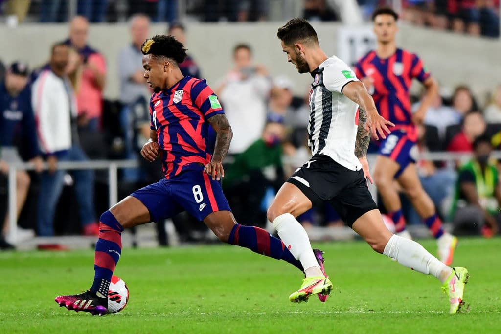 Con un golazo de Sergiño Dest y un autogol de Leonel Moreira, Estados Unidos le da la vuelta al marcador y vencen 2-1 a Costa Rica.