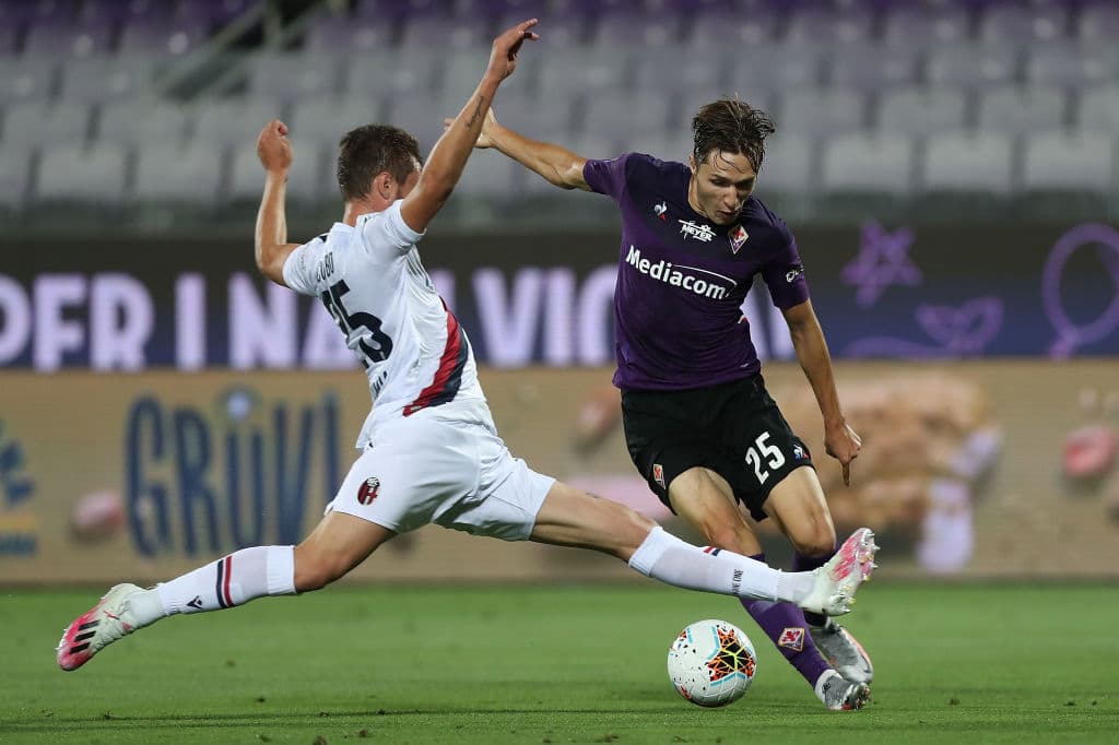 Con resultados de Hellas Verona 3-0 SPAL, Lazio 2-0 Brescia, Sampsoria 1-4 Milán, Sassuolo 5-0 Genoa, Udinese 1-2 Lecce, Fiorentina 4-0 Bologna y Torino 2-3 Roma, la penúltima jornada del futbol italiano.