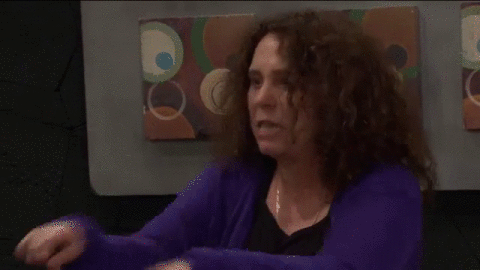 Pero la tragedia no termina, pues Josefa abrió su bocota frente a todos y les dijo que Dolores está esperando un hijo de Julián. ¡Definitivamente Dolores necesita una buena limpia!