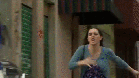 Pero Isela llegó en el momento indicado, pues tras la discusión con Jacinto, Dolores estuvo a punto de ser atropellada.