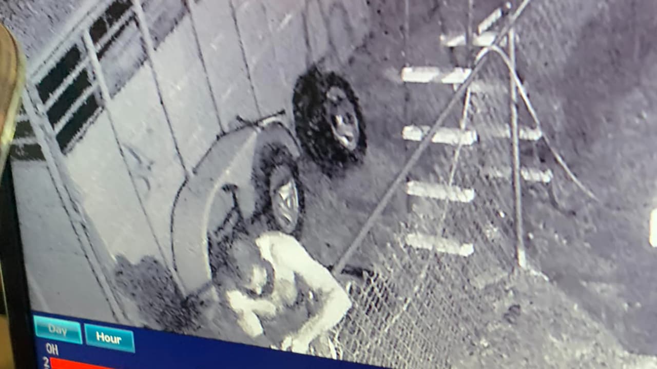 Luego de su arresto, lo llevaron a la cárcel del condado Polk donde sigue preso con una fianza de 200,000 dólares.