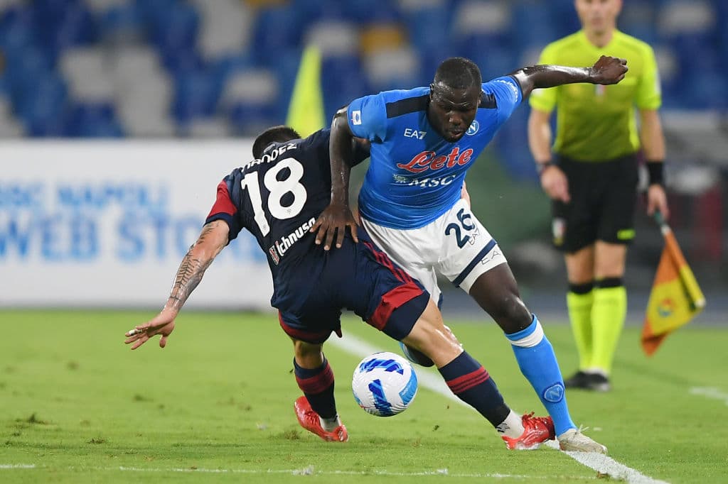 Con anotaciones de Victor Osimhen (11') y Lorenzo Insigne de penalti (57'), el Napoli se impone ante Cagliari 2-0 durante la Jornada 6 en la Serie A. Hirving Lozano jugó los 20 últimos minutos del encuentro y la escuadra 'Azzurra' sigue super líder de la tabla.