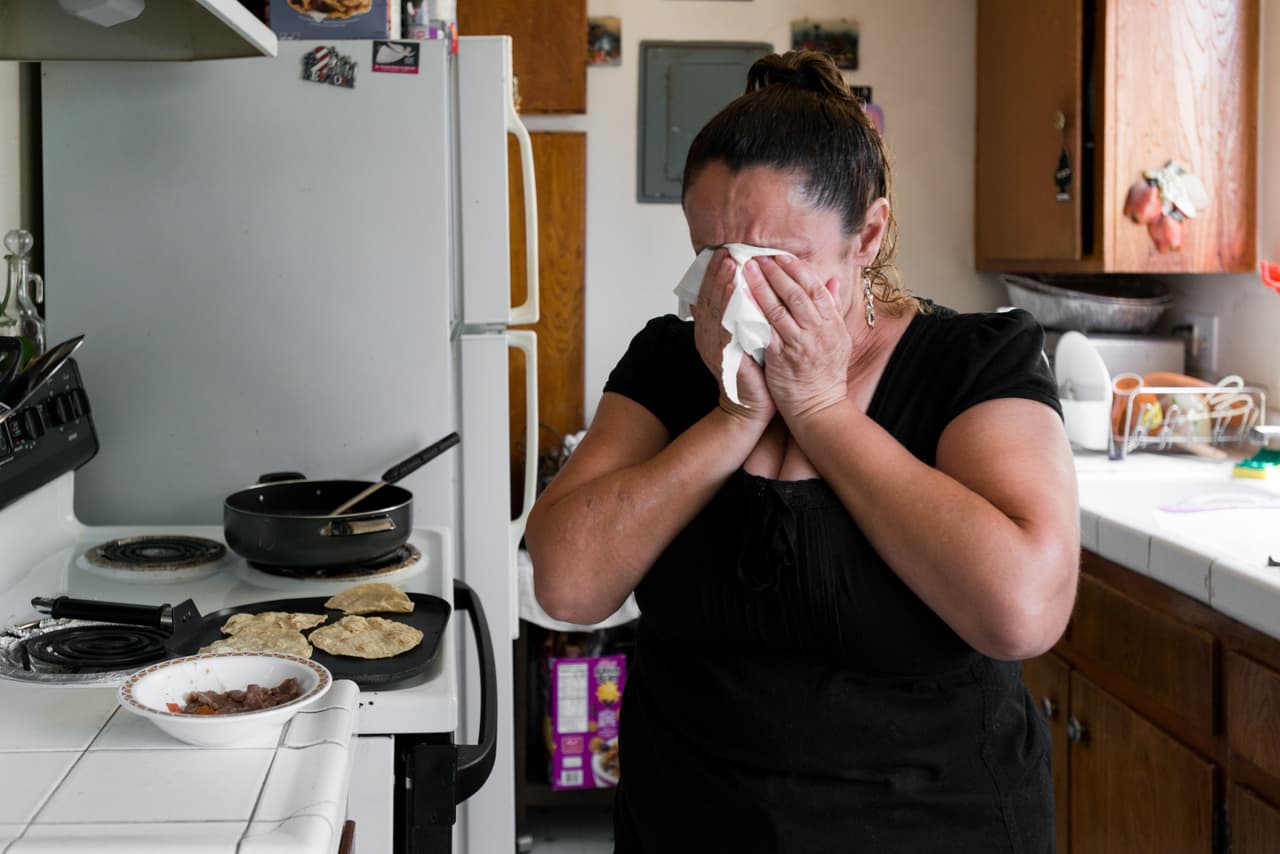 Angulo le diagnosticaron retinitis pigmentaria en 2007. “Lo primero que pensé fue ‘¿cómo voy a trabajar’? Soy indocumentada, nadie me va a ayudar”, dijo.
<br>