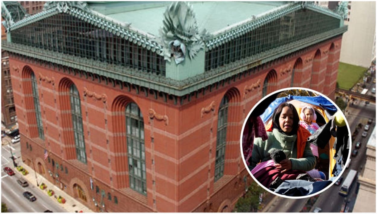 Trasladan a migrantes indocumentados al nivel inferior de la Biblioteca para protegerlos del frío de Chicago.