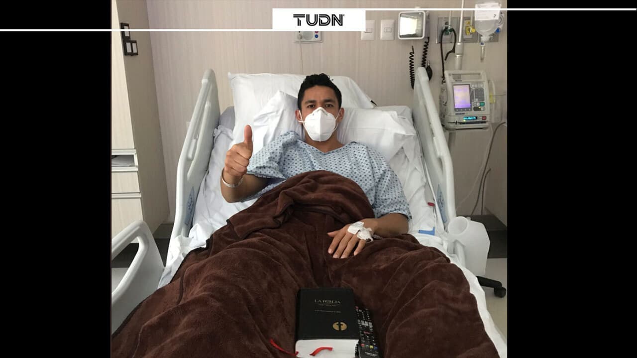 César Bernal se recupera tras padecer COVID-19