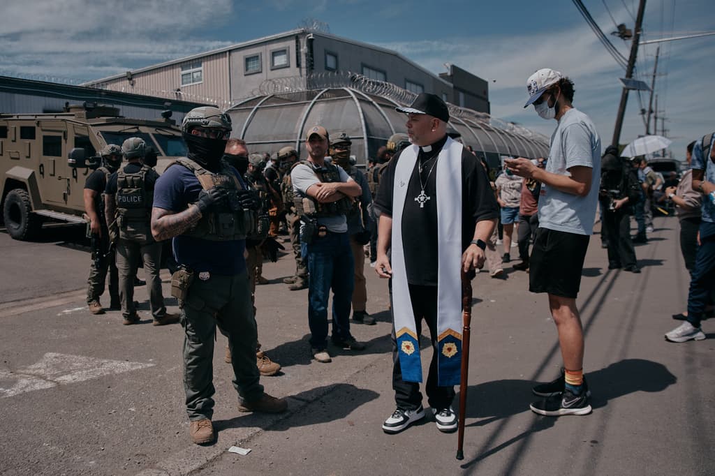 ¿Puede ICE detenerte en una iglesia? Esto cambia tras el fallo de una corte federal