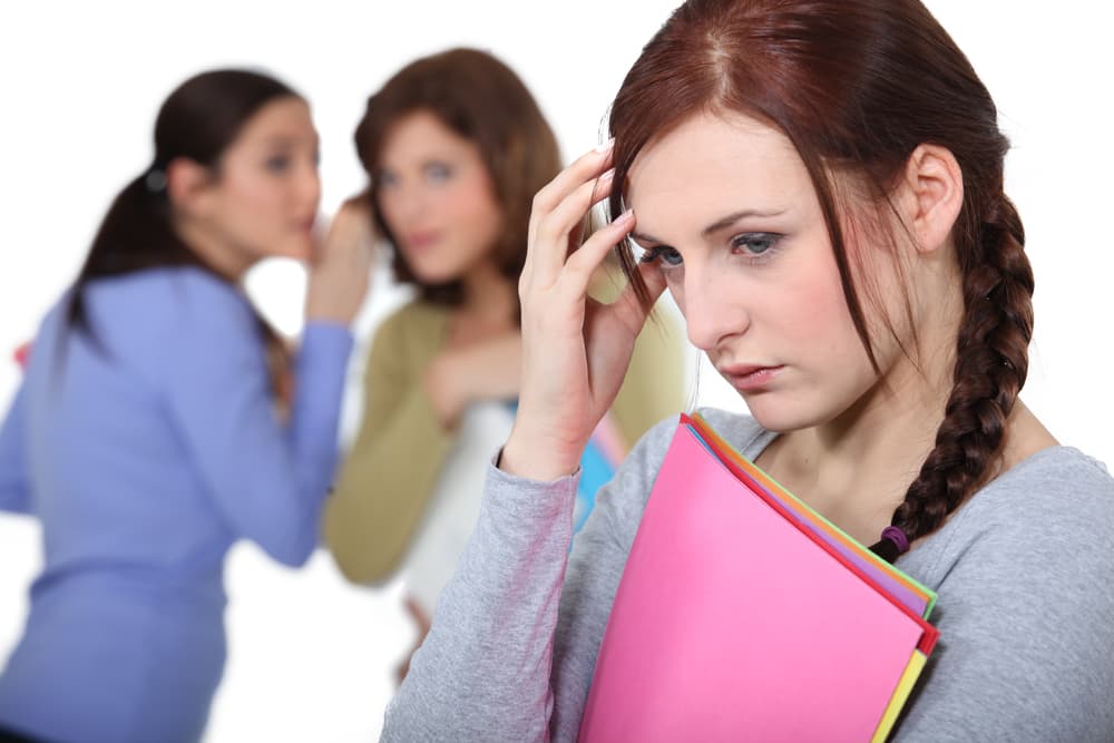 Pero ¡cuidado! Si lo que afloran son tus aspectos negativos entonces te vuelves criticón en exceso, perfeccionista al máximo, entrometido, demasiado conservador, duro con tus palabras y con poco tacto social.