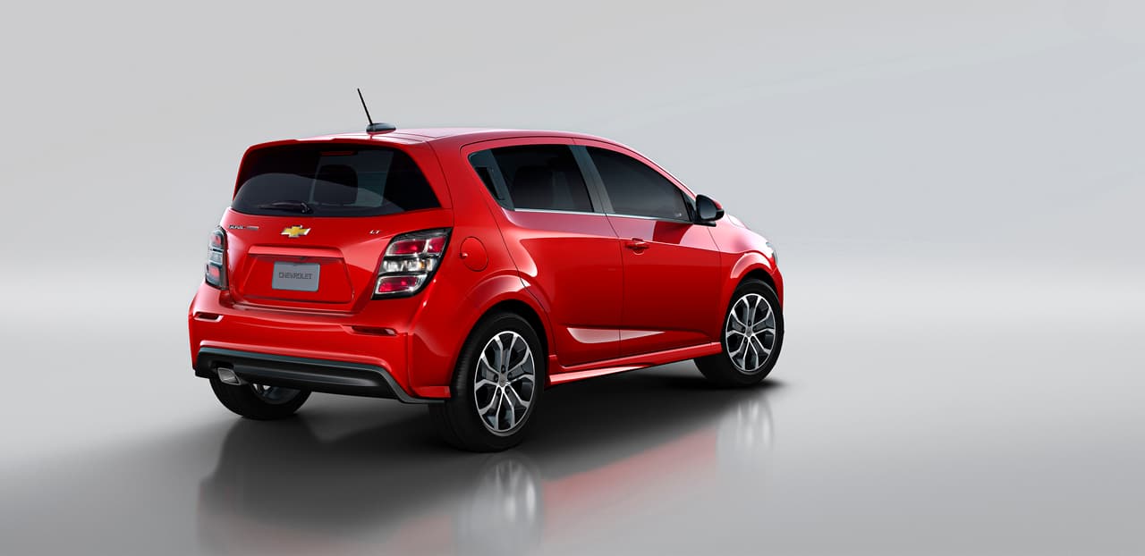 . . . pero no es mucho más lo que cambia en la apariencia del nuevo Chevrolet Sonic