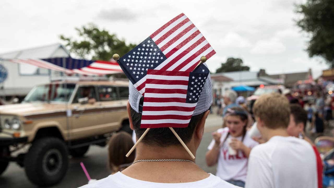 Sin duda alguna, la celebración de este 4 de Julio será recordada en el futuro como un día distinto debido a la pandemia del coronavirus. Las autoridades en 
<a href="https://www.univision.com/temas/houston">Houston</a> han recomendado a los residentes intentar quedarse en sus casas y tomar las medidas necesarias para que dentro de unas semanas los casos positivos no sigan aumentando en la región.