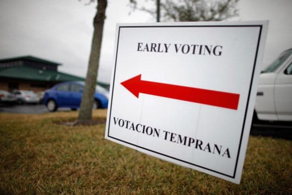 Los votantes que voten el día de elecciones, 26 de agosto, deben asegurarse de saber su lugar de votación correcto, ya que los lugares de votación pueden cambiar. Para más información visite www.azsos.gov o llame al 1-877-THE VOTE o en el Área Metropolitana de Phoenix 602-542-8683.