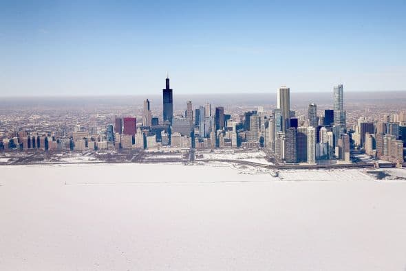 Este invierno frío, intenso y prolongado ha causado el congelamiento de más del 88% de las aguas de los Grandes Lagos en el Medio Oeste acercandóse a la cifra récord de 95% alcanzada en febrero del 1979.¡Recorre las hermosas imágenes!