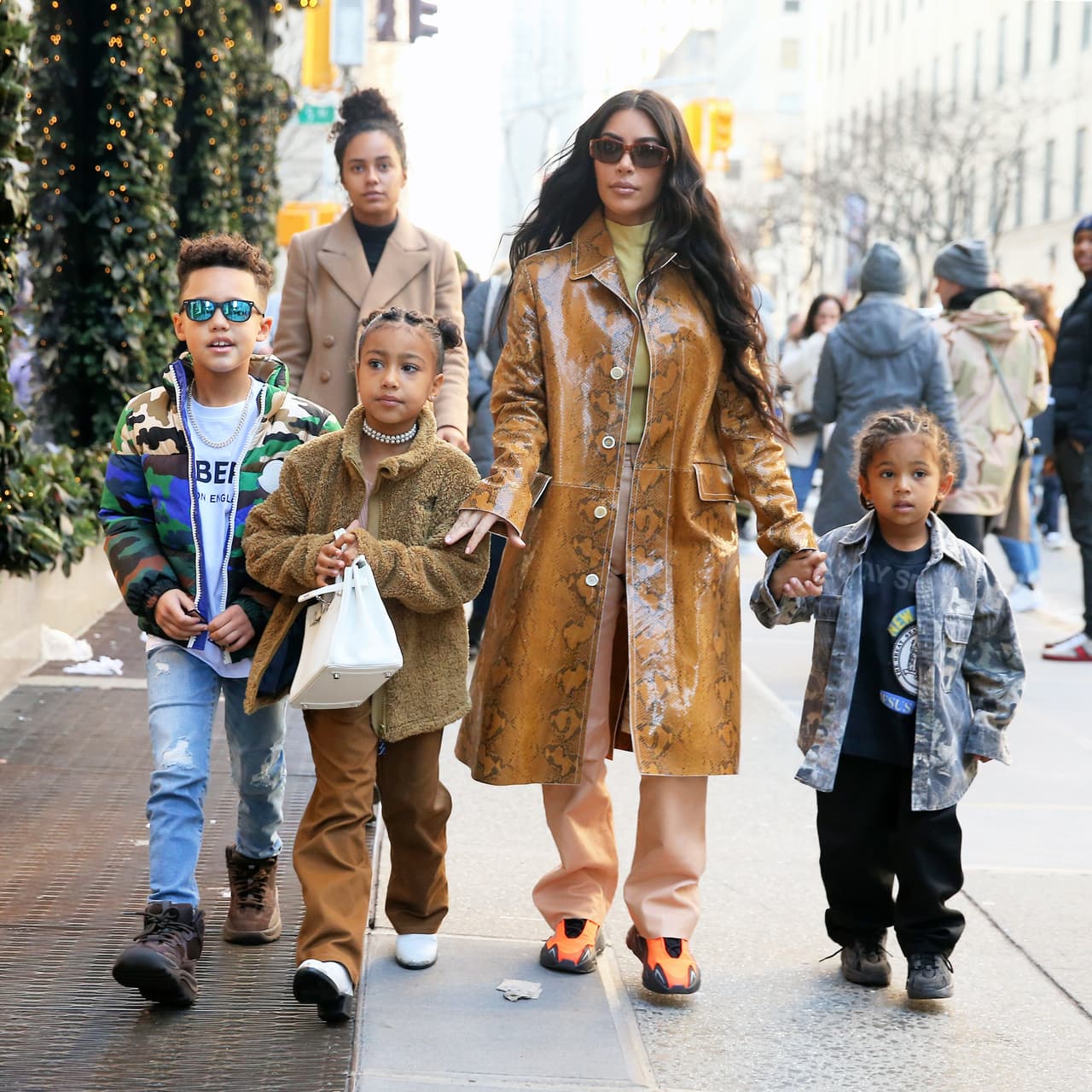 El rancho de 6 mil 700 acres incluye una casa principal de cinco dormitorios y cuatro baños, junto con tres cabañas.