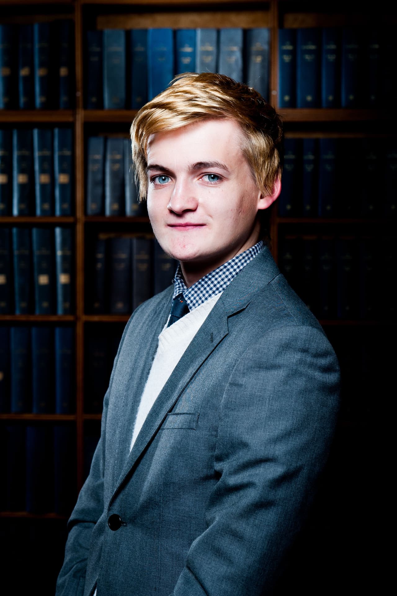 Comenzó su trayectoria a los 7 años, cuando integró el talento del Independent Theatre Workshop. Su primera oportunidad en cine llegó a los 10 años, cuando actuó con Christian Bale y Matthew McConaughey en la cinta 'Reign of Fire'.