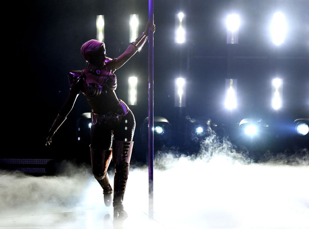 Cardi B añadió: "VEAN MI VIDEO Y WAP. RECUERDEN PADRES ADULTOS SOLAMENTE USTED PUEDE MONITOREAR LO QUE SUS HIJOS VEN, NADIE MÁS".