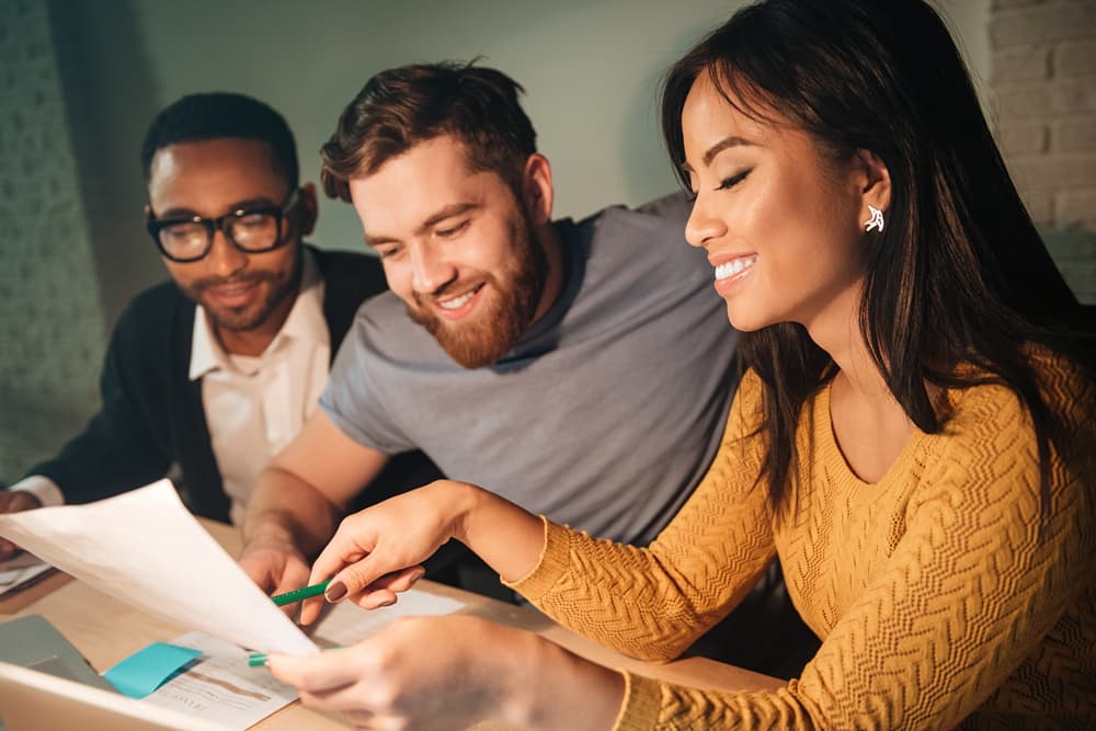 <b>Virgo</b>
<br>
<b>Ciertas cosas salen de control</b>
<br>Las cosas salen de control, todo se conmociona. Es un tiempo estupendo para ser revolucionario, inventar algo nuevo en el amor, el trabajo, tu carrera, pero también para tener presente que sin organización no se puede lograr nada. No tomes decisiones apresuradas mientras dura la influencia de la Luna eclipsada. Cuida también tus hábitos pues si en el pasado tuviste problemas de adicciones podrías tener recaídas.