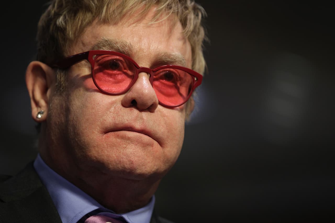 A esta lista se suma Elton John, quien tiene en su haber algunas manías que lo han colocado en el ojo del huracán, pero sólo una de ellas deja a todos con el ojo cuadrado.