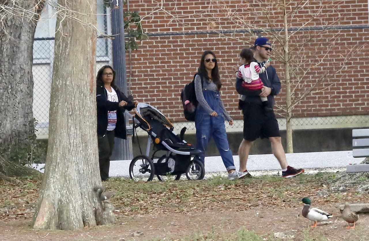 Mila y sus acompañantes recorrieron el parque tranquilamente.