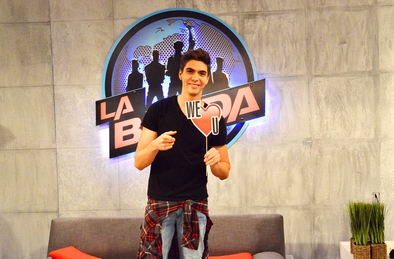 No todo puede ser ensayo, estudio y mucha concentración. Los chicos se tomaron un break del día y día and they played around.