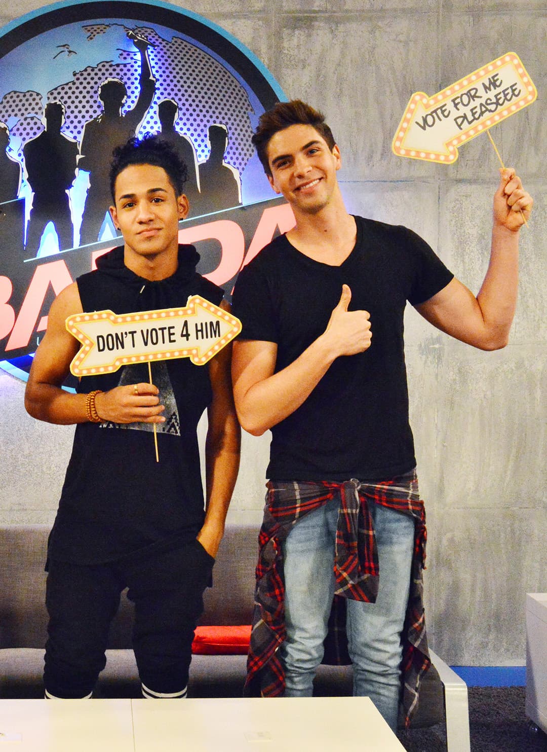 No todo puede ser ensayo, estudio y mucha concentración. Los chicos se tomaron un break del día y día and they played around.