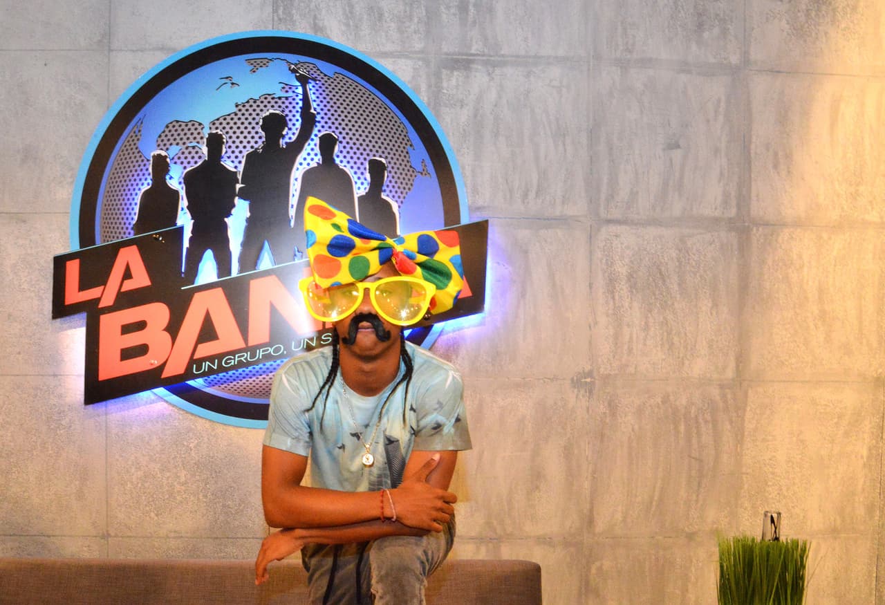 No todo puede ser ensayo, estudio y mucha concentración. Los chicos se tomaron un break del día y día and they played around.