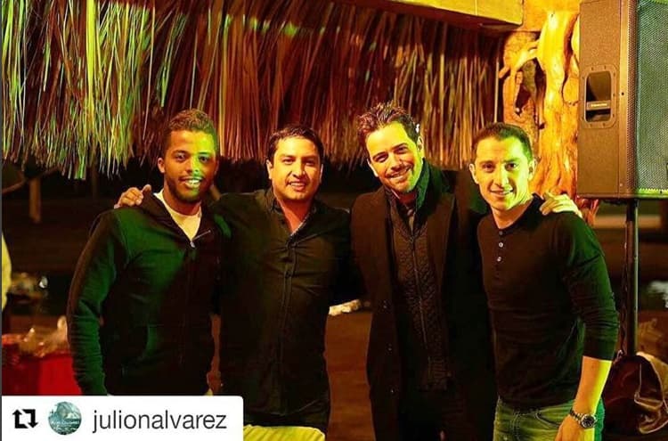 Mane de la Parra, hermano de la exitosa directora de orquesta, Alondra de la Parra, quien ha compartido varios momentos con Julión, fue de los primeros en expresarle su apoyo y no duda de su inocencia. Aquí vemos a Julión y Mane con los jugadores de futbol Giovanni dos Santos y Andrés Guardado.