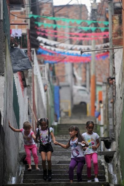 Fue muy querido por haber hecho obras benéficas en lugares donde se vive la pobreza en Medellín.