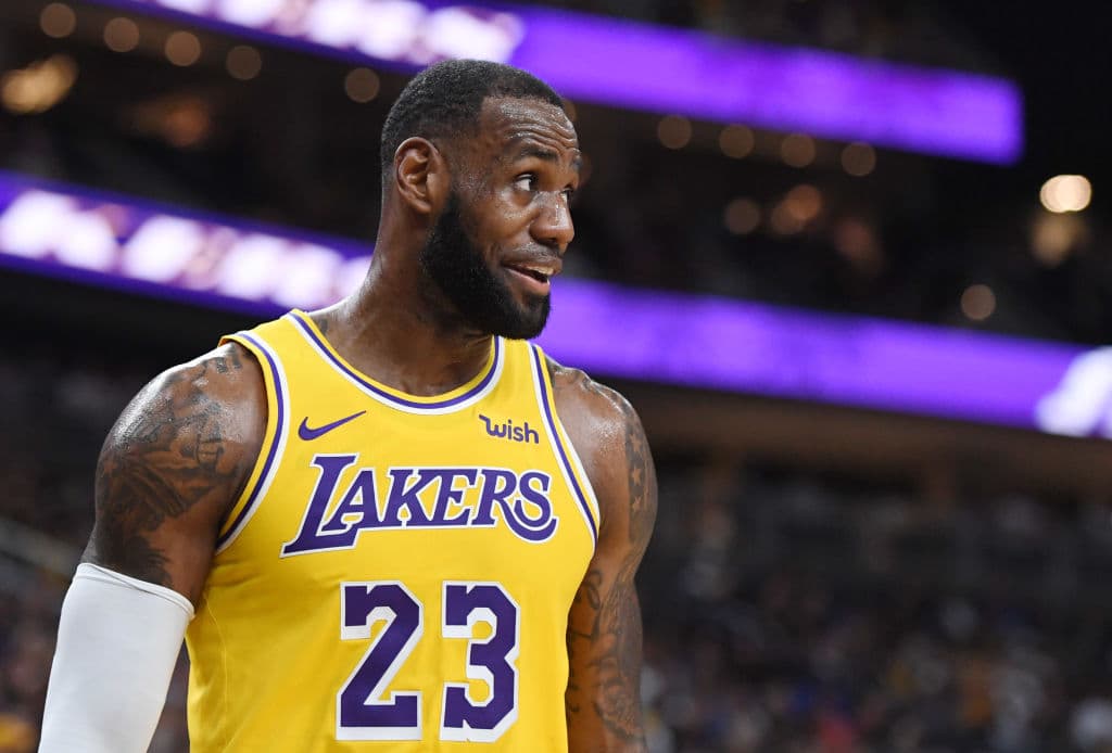 Lebron James es la gran figura de la NBA y en 2018 tuvo ingresos por 85.5 millones de dólares, gracias a sus múltiples contratos. Ahora vive una nueva etapa con Los Angeles Lakers.