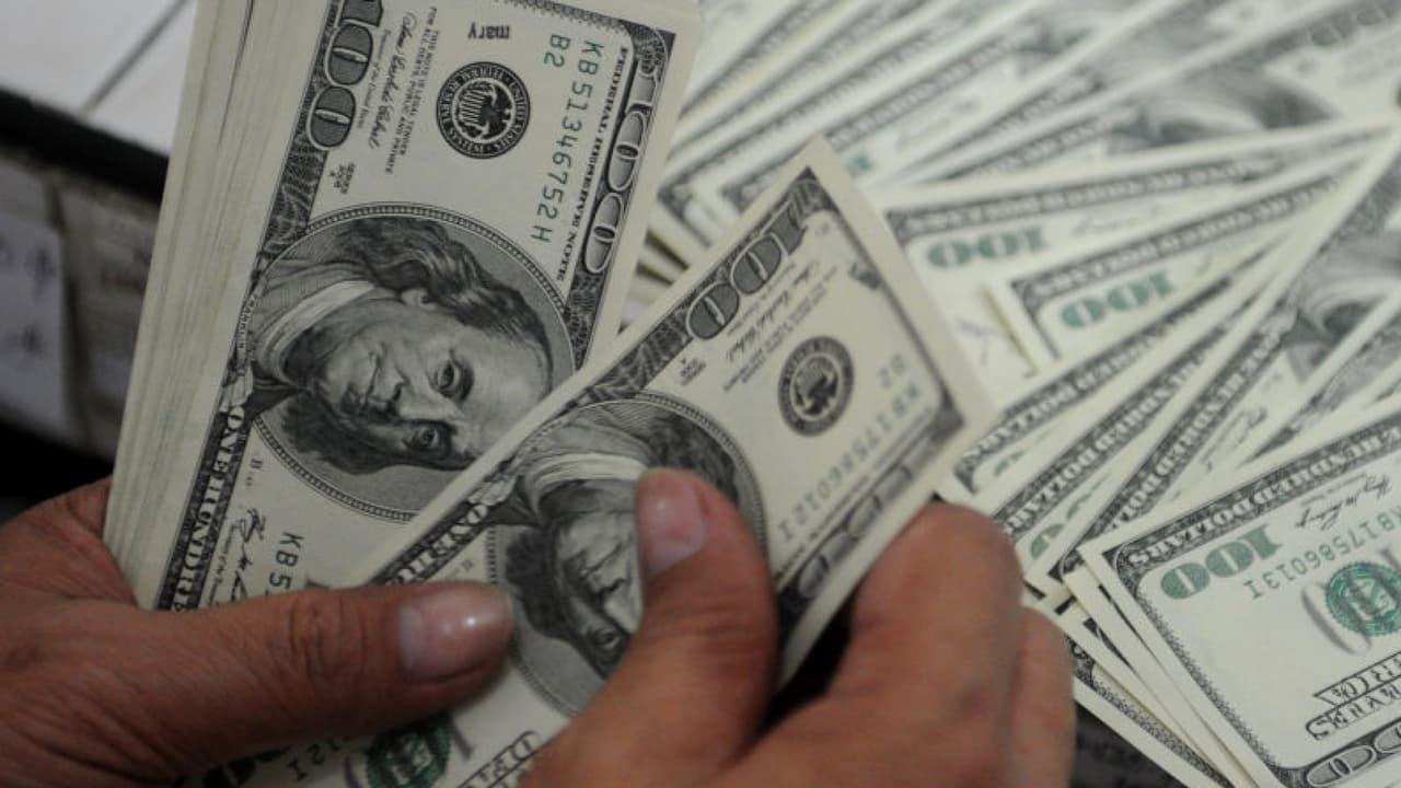 Ante la creciente crisis por la falta de alimentos en gran parte del estado, líderes locales, entre ellos el asambleísta Miguel Santiago, buscan impulsar la propuesta 
<a href="https://leginfo.legislature.ca.gov/faces/billTextClient.xhtml?bill_id=201920200AB826" target="_blank">AB-826</a>, la cual tiene como objetivo ayudar económicamente en la compra de alimentos a todos aquellos con problemas de hambre. Por otro lado, las autoridades recuerdan que los bancos de comida se encuentran en funcionamiento para auxiliar a los más necesitados.